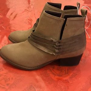 Brand new hippie laundry booties